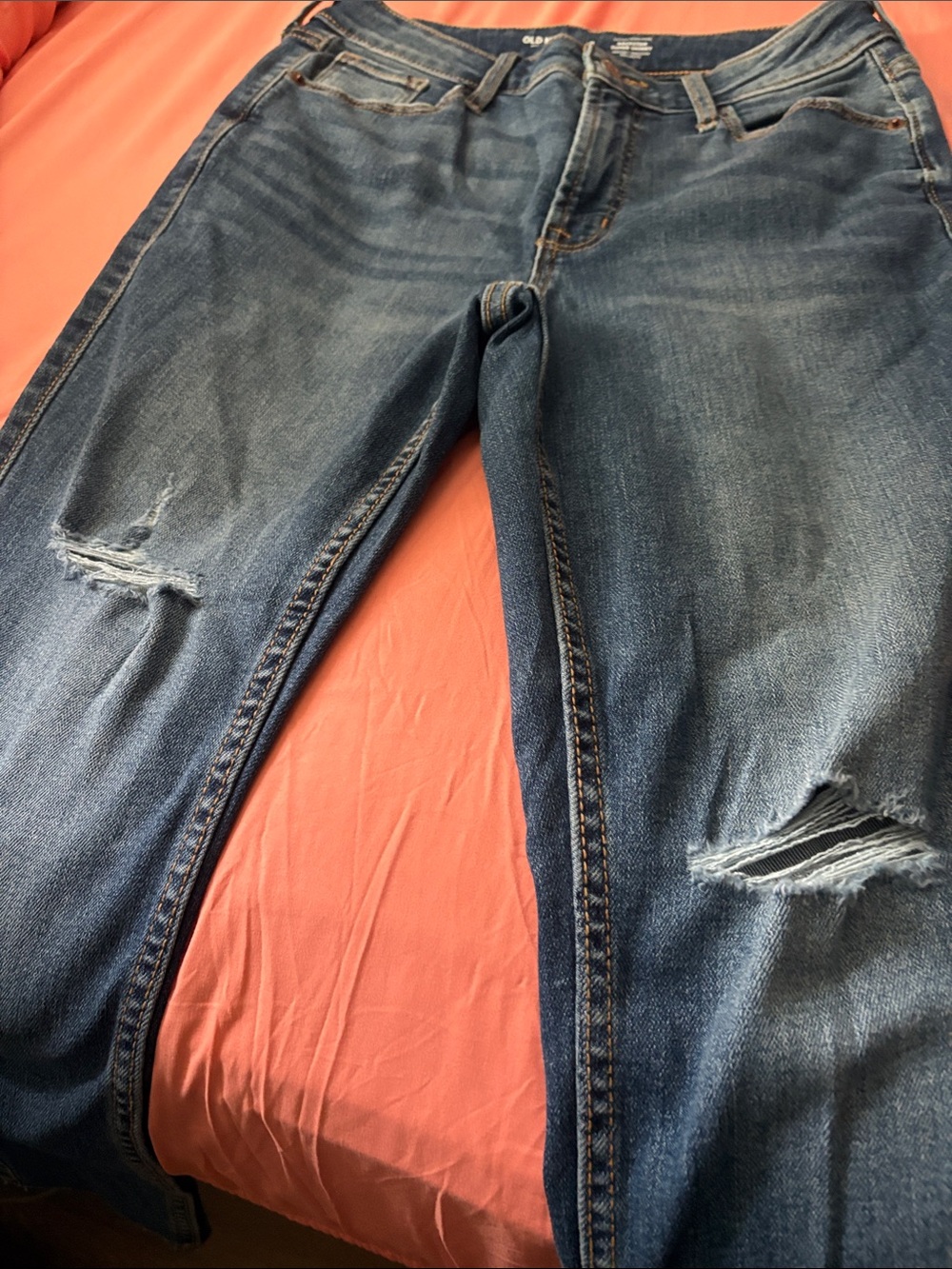 Old Navy Women’s Distressed Blue Relaxed Jeans
